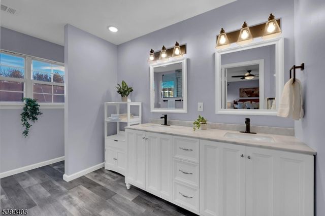 2303 Scarlett Dr, Washington Twp., NJ 07853