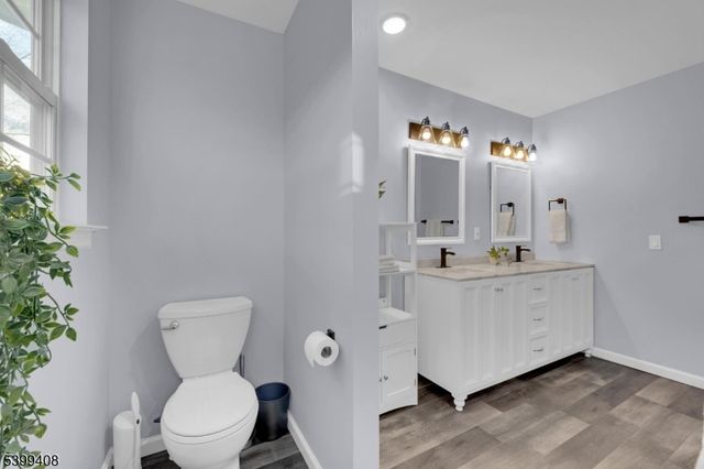 2303 Scarlett Dr, Washington Twp., NJ 07853