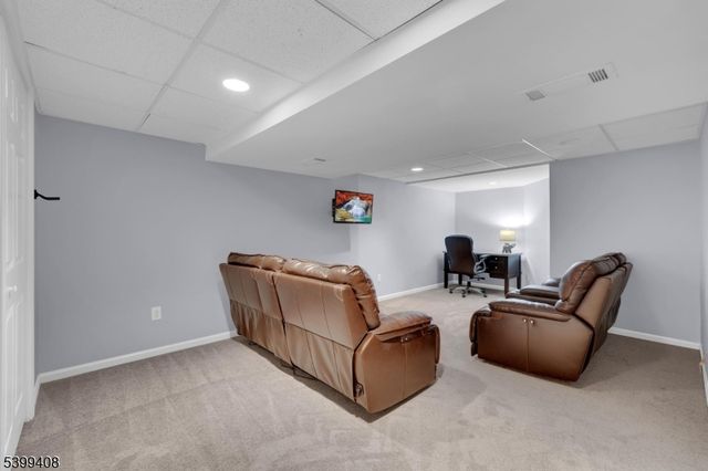 2303 Scarlett Dr, Washington Twp., NJ 07853