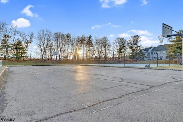 2303 Scarlett Dr, Washington Twp., NJ 07853