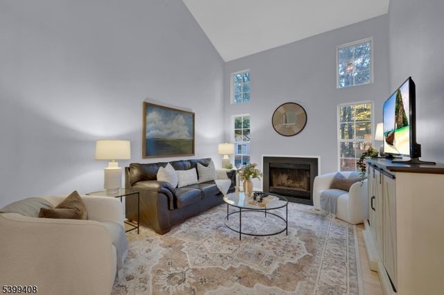 2303 Scarlett Dr, Washington Twp., NJ 07853