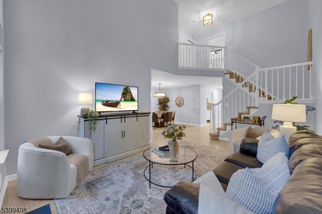 2303 Scarlett Dr, Washington Twp., NJ 07853