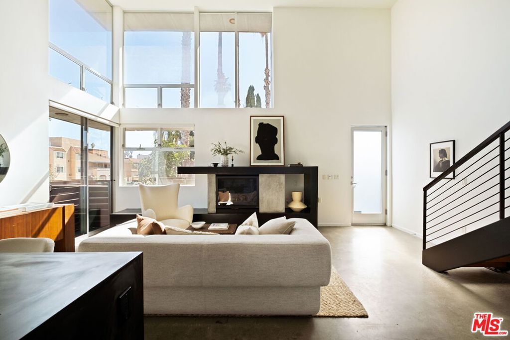 333 S Wilton Place 2, Los Angeles, CA 90020