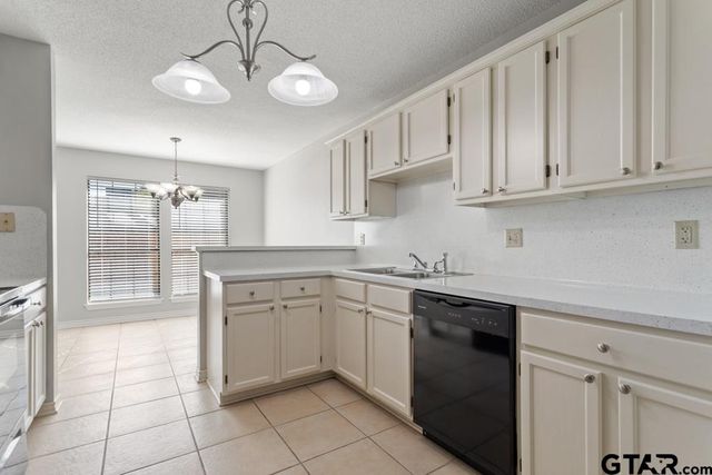 973 Creekside Dr., Tyler, TX 75703