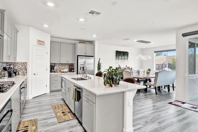 3843 Stanwick Ave, Sacramento, CA 95835