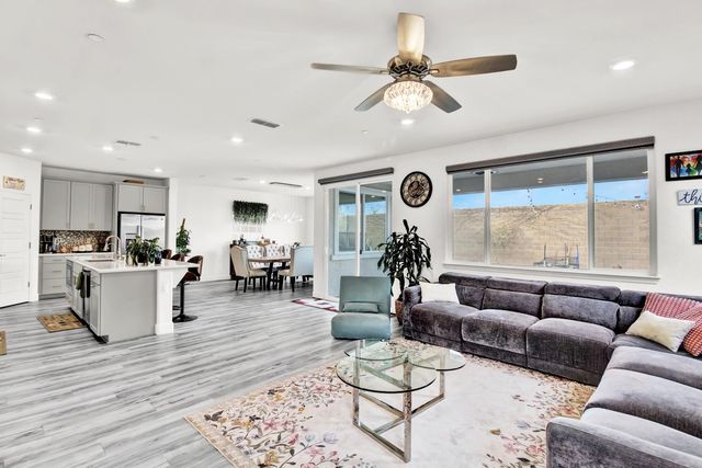 3843 Stanwick Ave, Sacramento, CA 95835