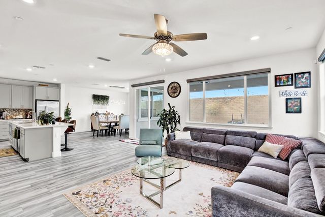 3843 Stanwick Ave, Sacramento, CA 95835