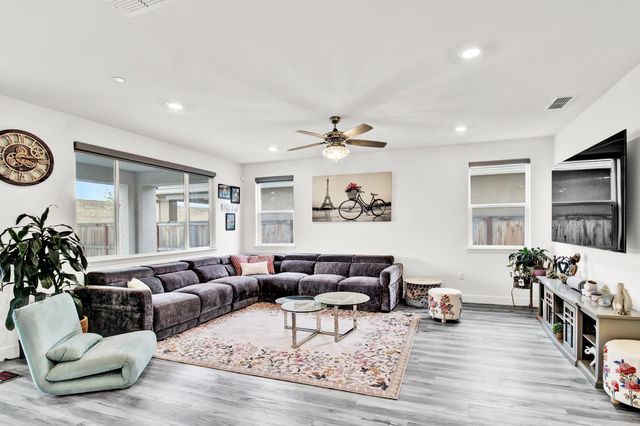 3843 Stanwick Ave, Sacramento, CA 95835