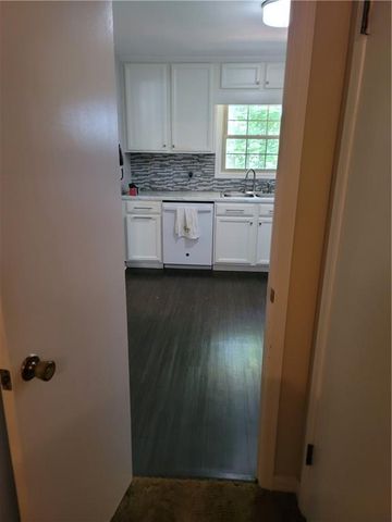 2212 Colonial Circle, Gainesville, GA 30501
