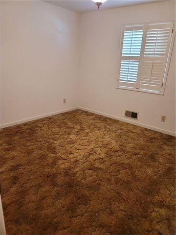 2212 Colonial Circle, Gainesville, GA 30501