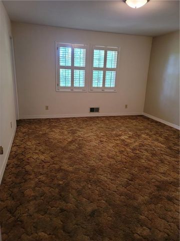 2212 Colonial Circle, Gainesville, GA 30501