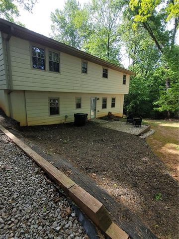 2212 Colonial Circle, Gainesville, GA 30501