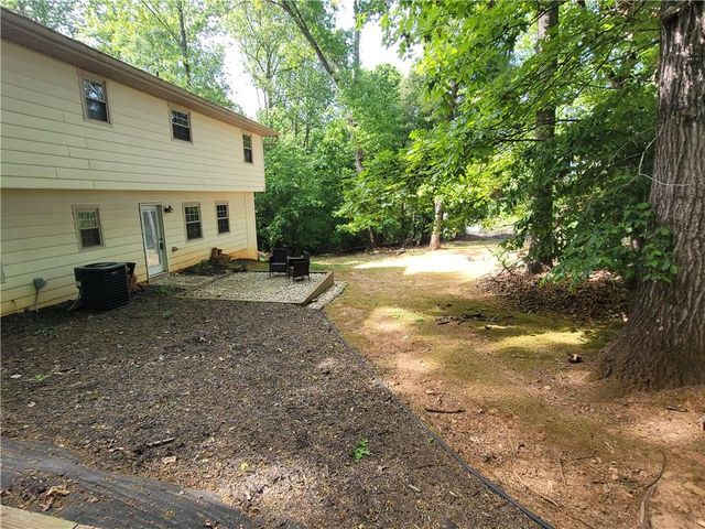 2212 Colonial Circle, Gainesville, GA 30501