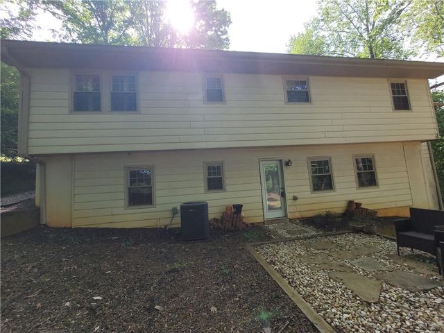 2212 Colonial Circle, Gainesville, GA 30501