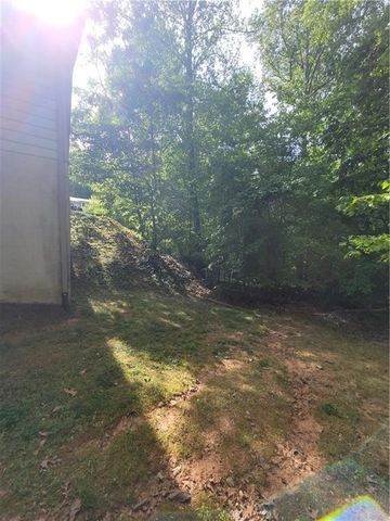 2212 Colonial Circle, Gainesville, GA 30501