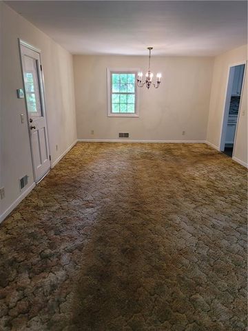 2212 Colonial Circle, Gainesville, GA 30501