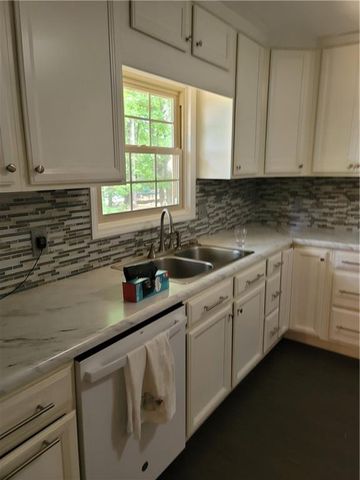 2212 Colonial Circle, Gainesville, GA 30501