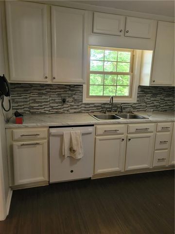 2212 Colonial Circle, Gainesville, GA 30501