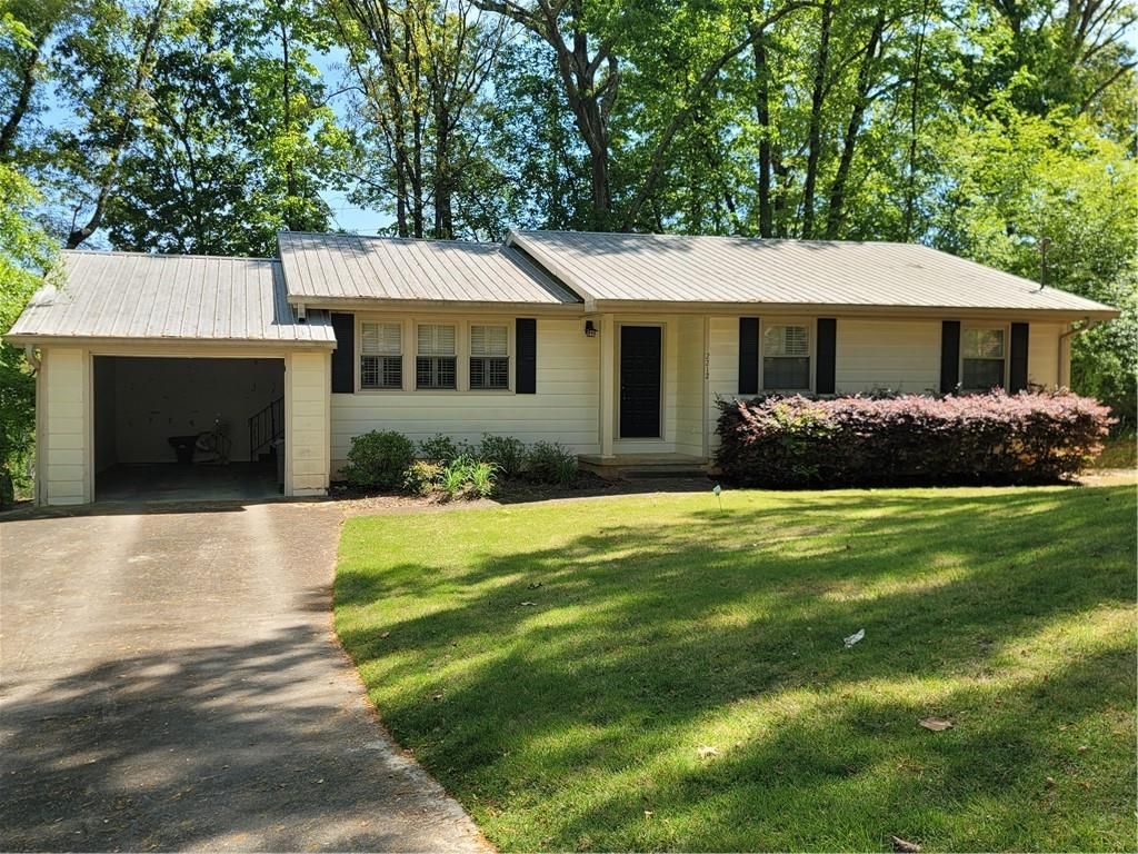 2212 Colonial Circle, Gainesville, GA 30501