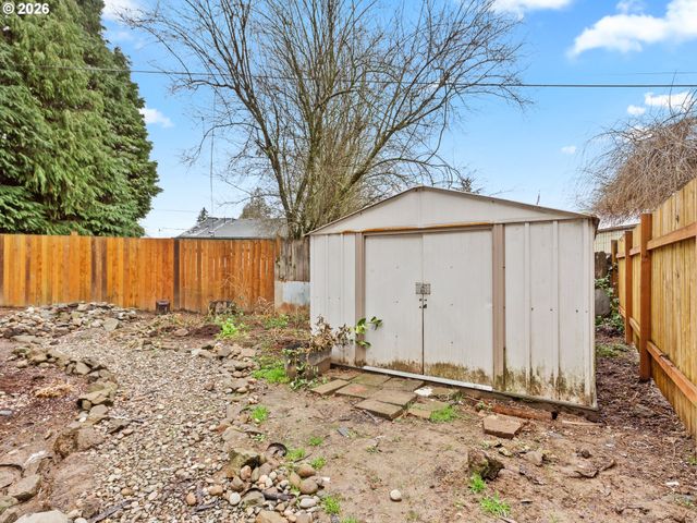 8635 Ne SKIDMORE St, Portland, OR 97220