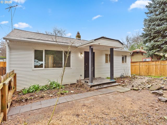 8635 Ne SKIDMORE St, Portland, OR 97220