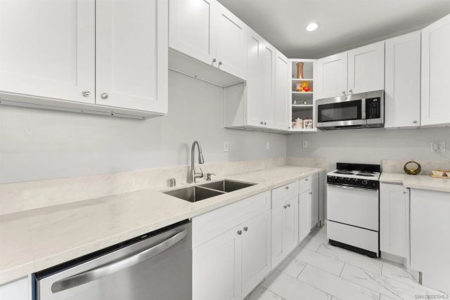 13886-88 Cheryl Creek Dr, El Cajon, CA 92021