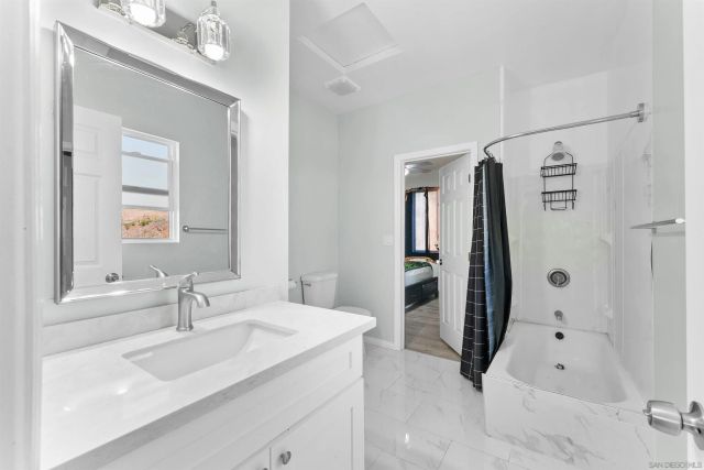 13886-88 Cheryl Creek Dr, El Cajon, CA 92021