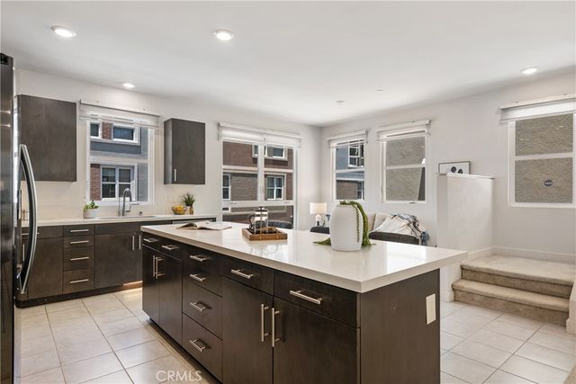 2700 41 E Chaucer 41, Los Angeles, CA 90065