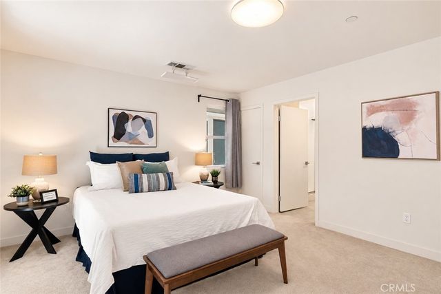 2700 41 E Chaucer 41, Los Angeles, CA 90065