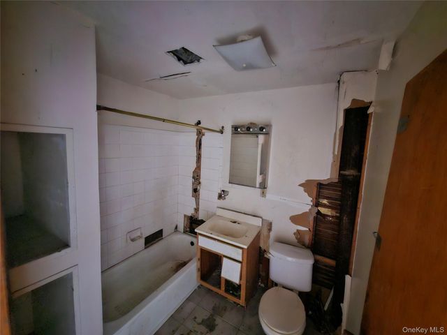 689 Greene Avenue, Brooklyn, NY 11221