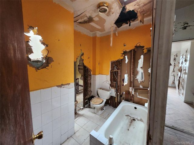 689 Greene Avenue, Brooklyn, NY 11221