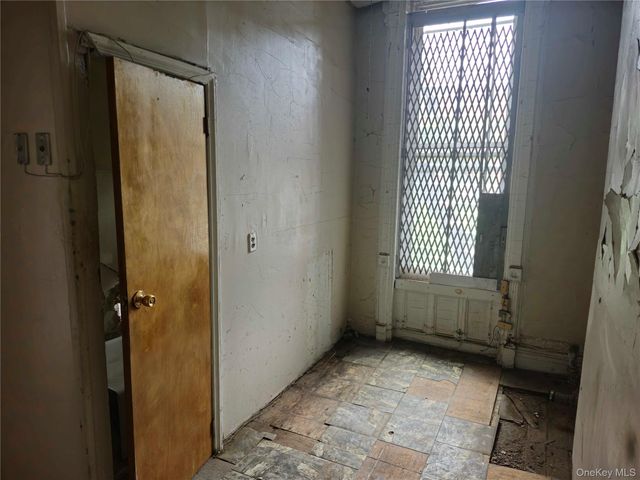 689 Greene Avenue, Brooklyn, NY 11221