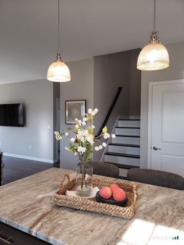 137 Mulholland Way 83, North Haven, CT 06473