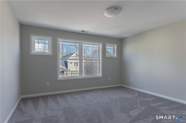 137 Mulholland Way 83, North Haven, CT 06473