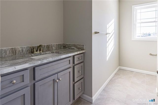 137 Mulholland Way 83, North Haven, CT 06473