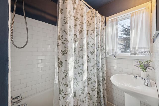 5221 43rd Avenue S, Minneapolis, MN 55417