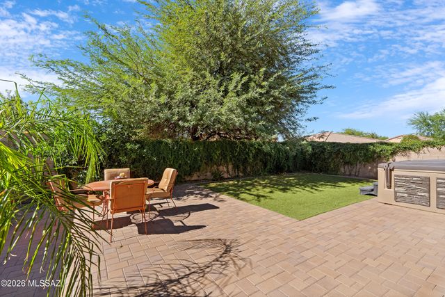 5521 N Silver Stream Way, Tucson, AZ 85704