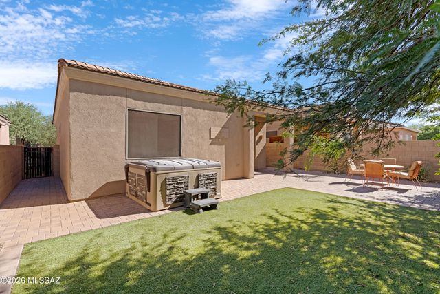 5521 N Silver Stream Way, Tucson, AZ 85704