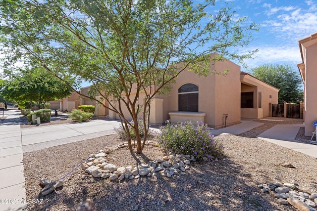 5521 N Silver Stream Way, Tucson, AZ 85704
