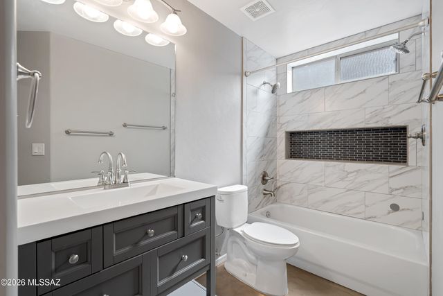 5521 N Silver Stream Way, Tucson, AZ 85704