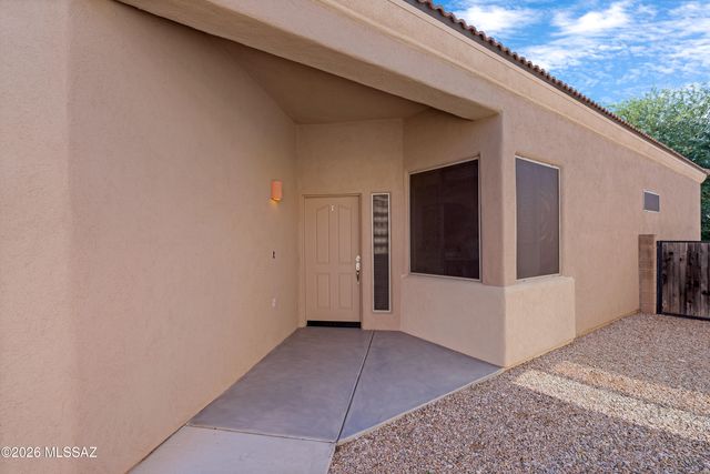 5521 N Silver Stream Way, Tucson, AZ 85704