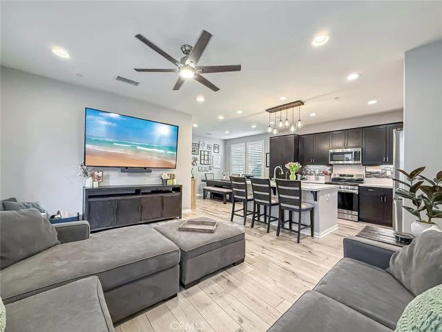 179 Stonegate Road, Camarillo, CA 93010