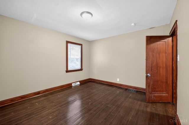 2725 Orland Avenue, Cincinnati, OH 45211
