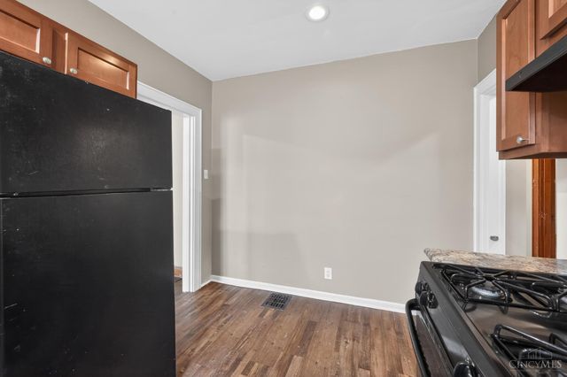 2725 Orland Avenue, Cincinnati, OH 45211