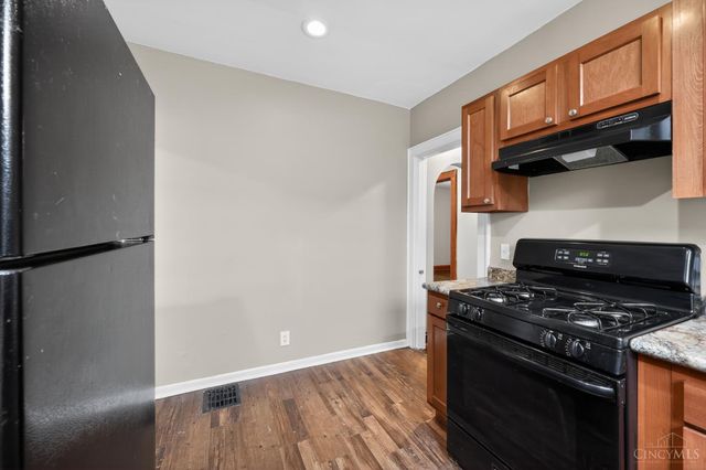 2725 Orland Avenue, Cincinnati, OH 45211