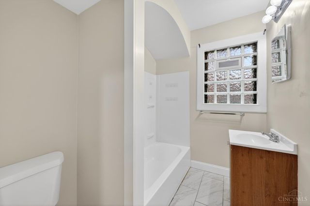 2725 Orland Avenue, Cincinnati, OH 45211