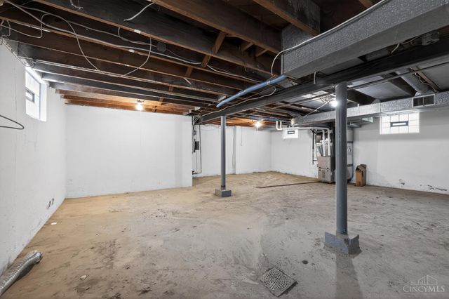 2725 Orland Avenue, Cincinnati, OH 45211