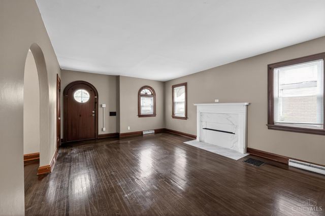2725 Orland Avenue, Cincinnati, OH 45211