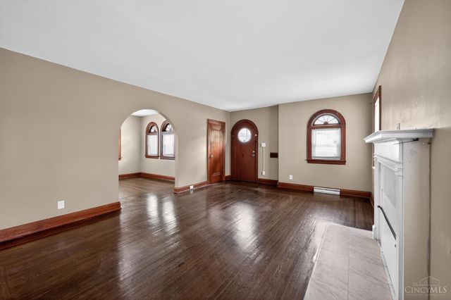 2725 Orland Avenue, Cincinnati, OH 45211