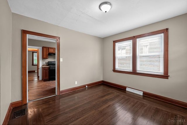 2725 Orland Avenue, Cincinnati, OH 45211